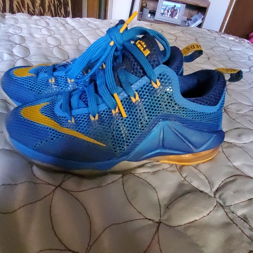 Nike shoes